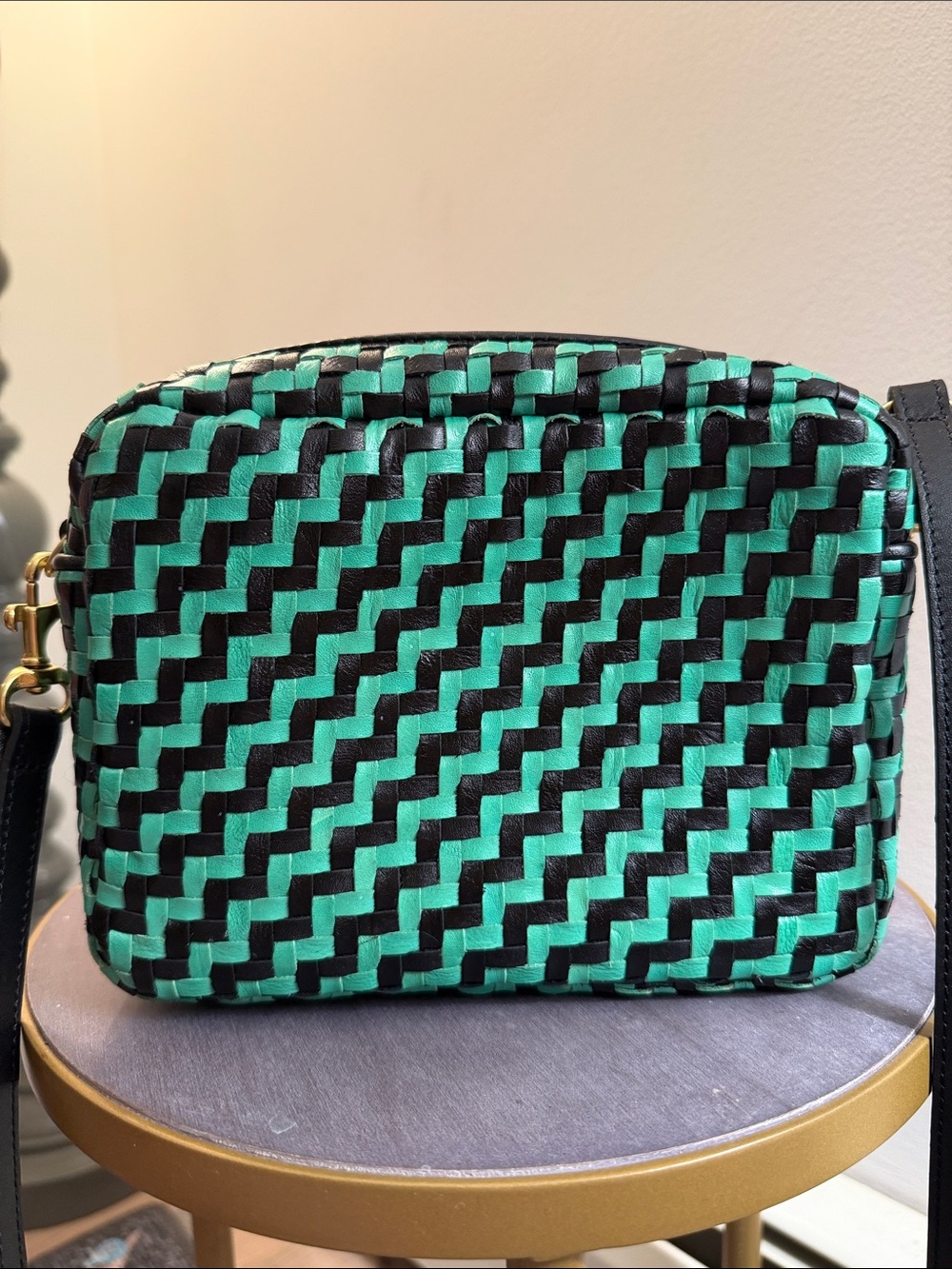 Clare V. Midi Sac crossbody green and black handwoven leather zig zag pattern - Picture 2 of 5